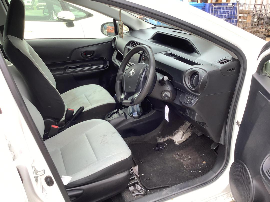 Photo '9' of Toyota Aqua