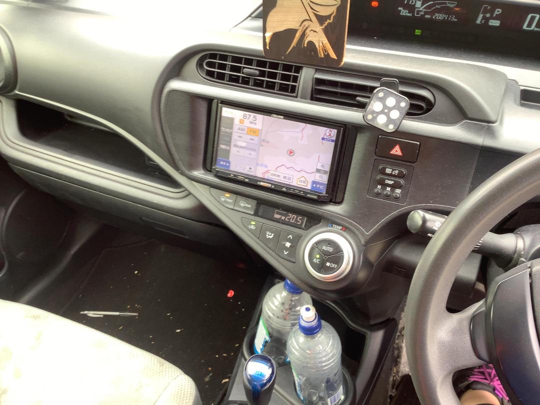 Photo '12' of Toyota Aqua