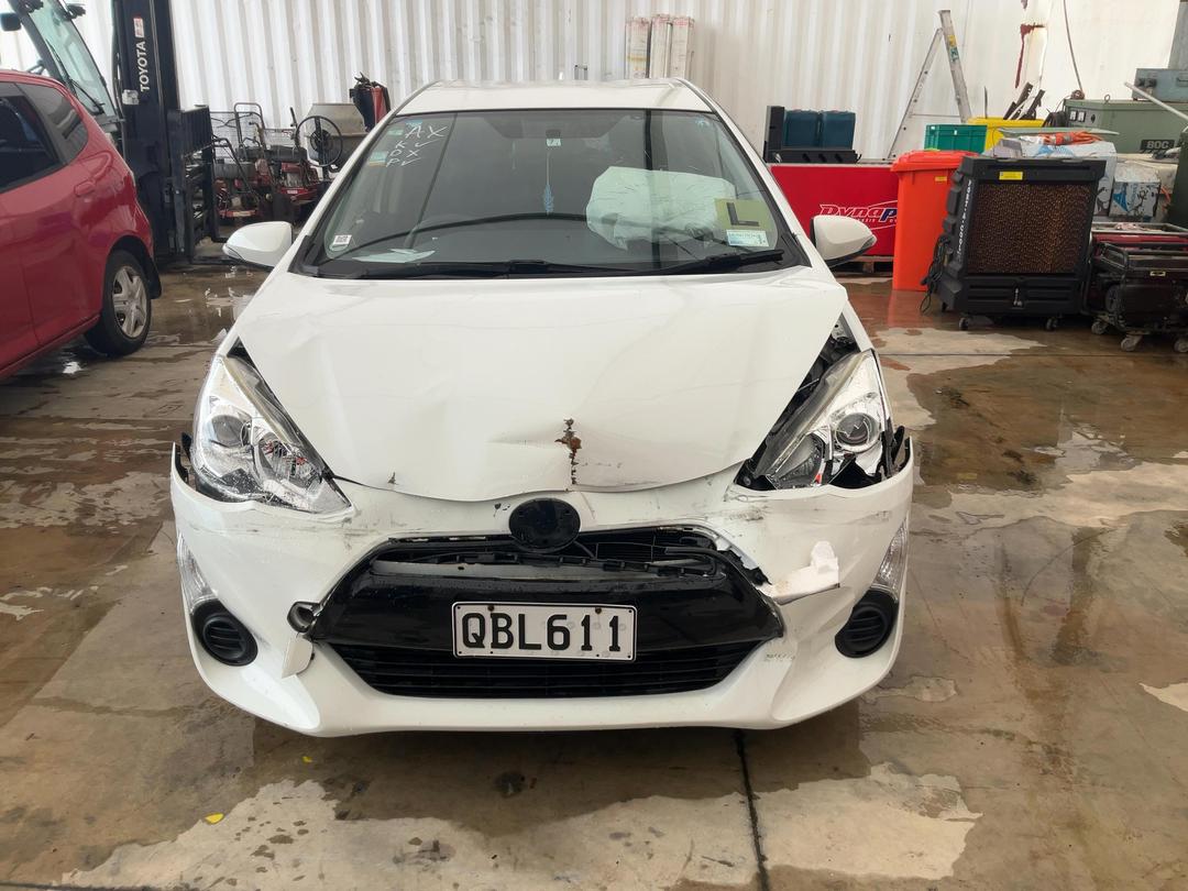 Photo '2' of Toyota Aqua Hybrid