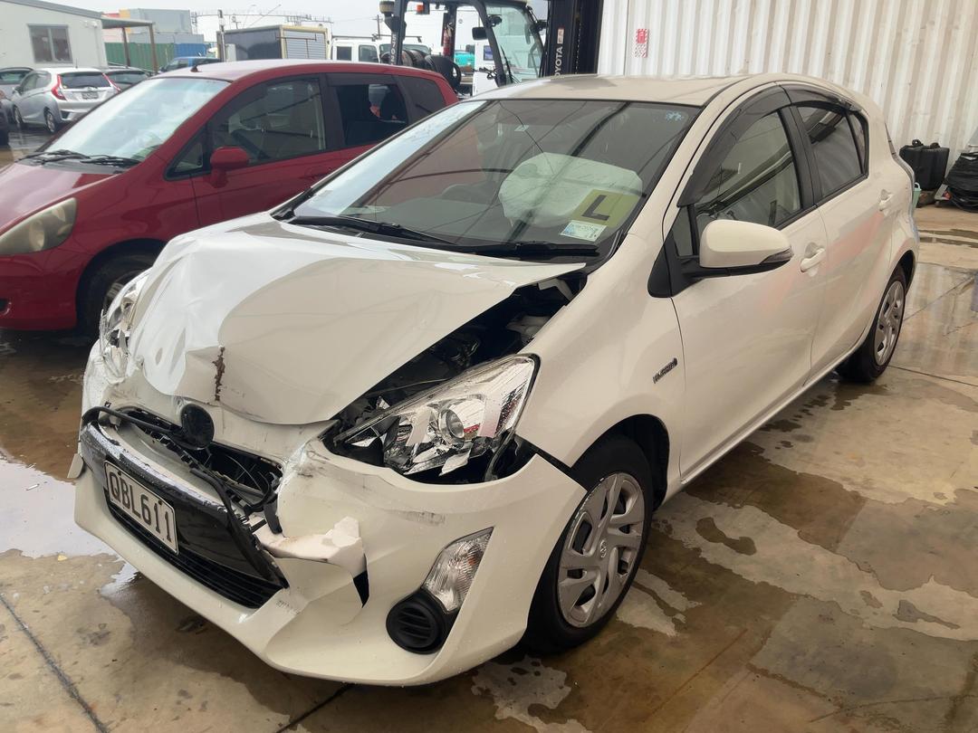 Photo '3' of Toyota Aqua Hybrid