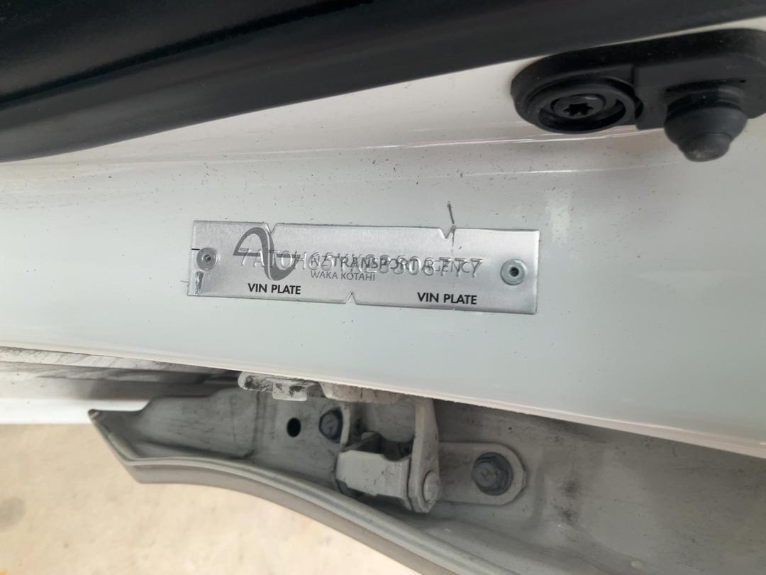 Photo '14' of Toyota Aqua Hybrid