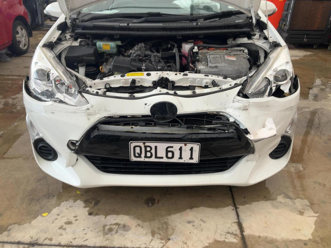 Photo '16' of Toyota Aqua Hybrid