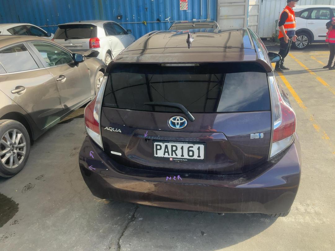 Photo '11' of Toyota Aqua