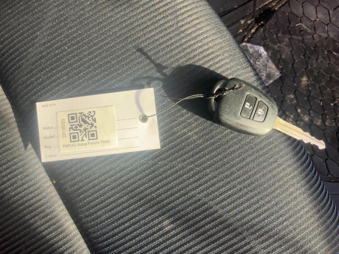 Photo '21' of Toyota Aqua