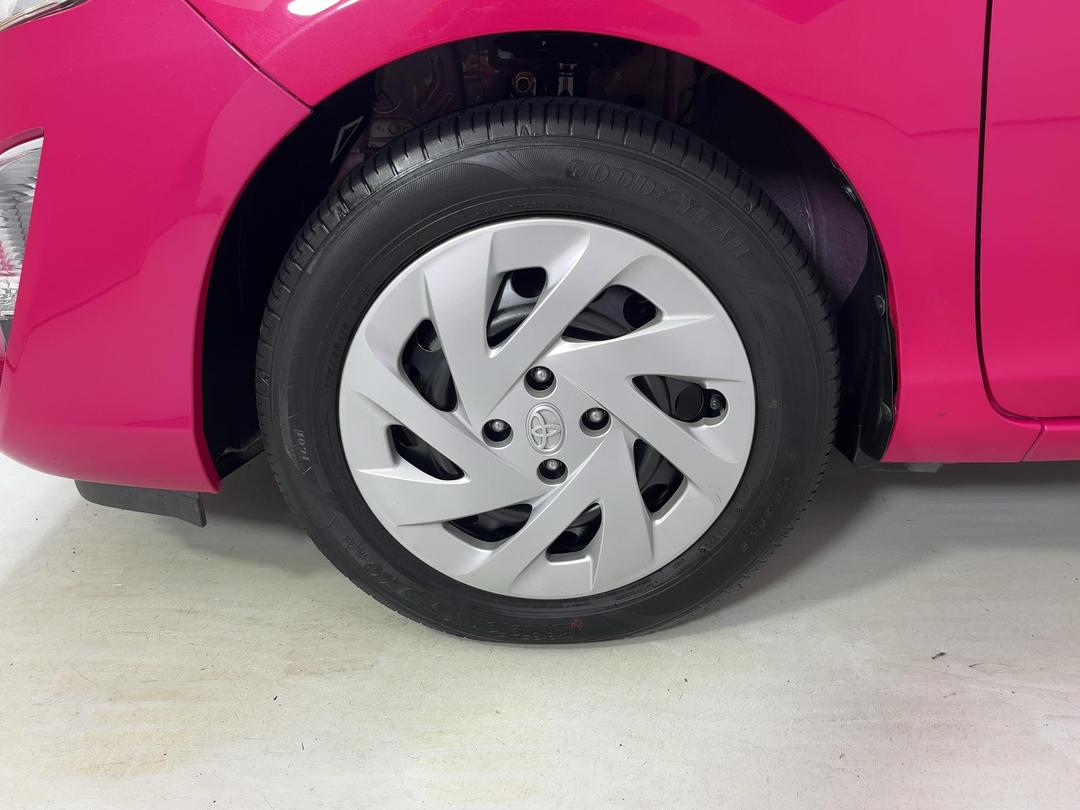 Photo '10' of Toyota Aqua