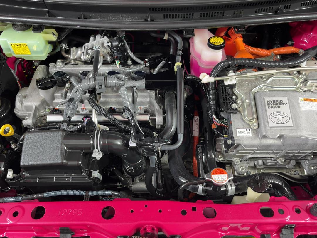 Photo '13' of Toyota Aqua