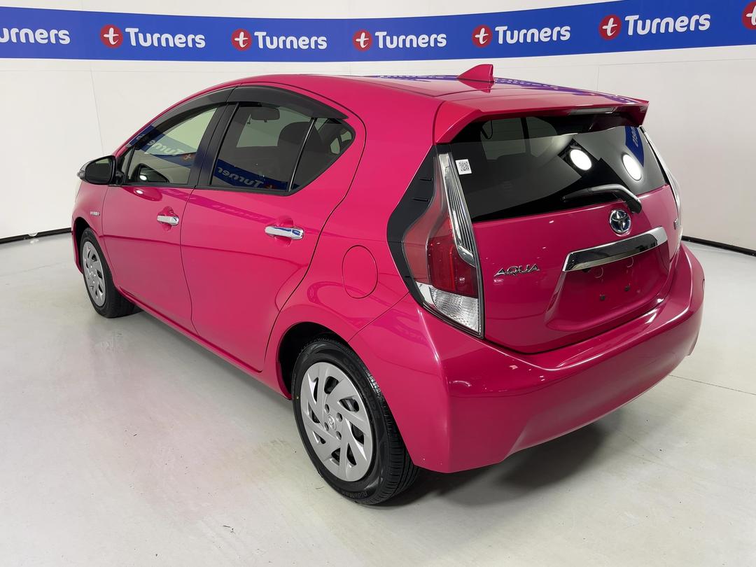 Photo '5' of Toyota Aqua