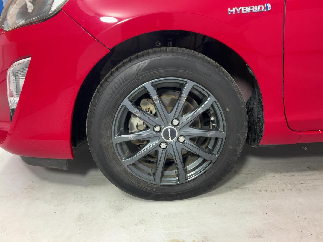 Photo '10' of Toyota Aqua