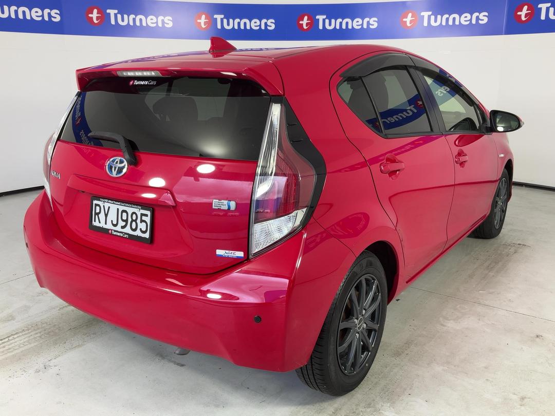 Photo '7' of Toyota Aqua