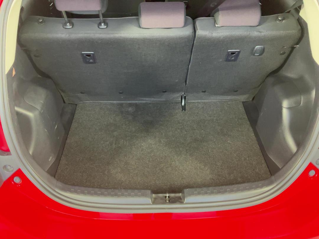 Photo '14' of Toyota Aqua