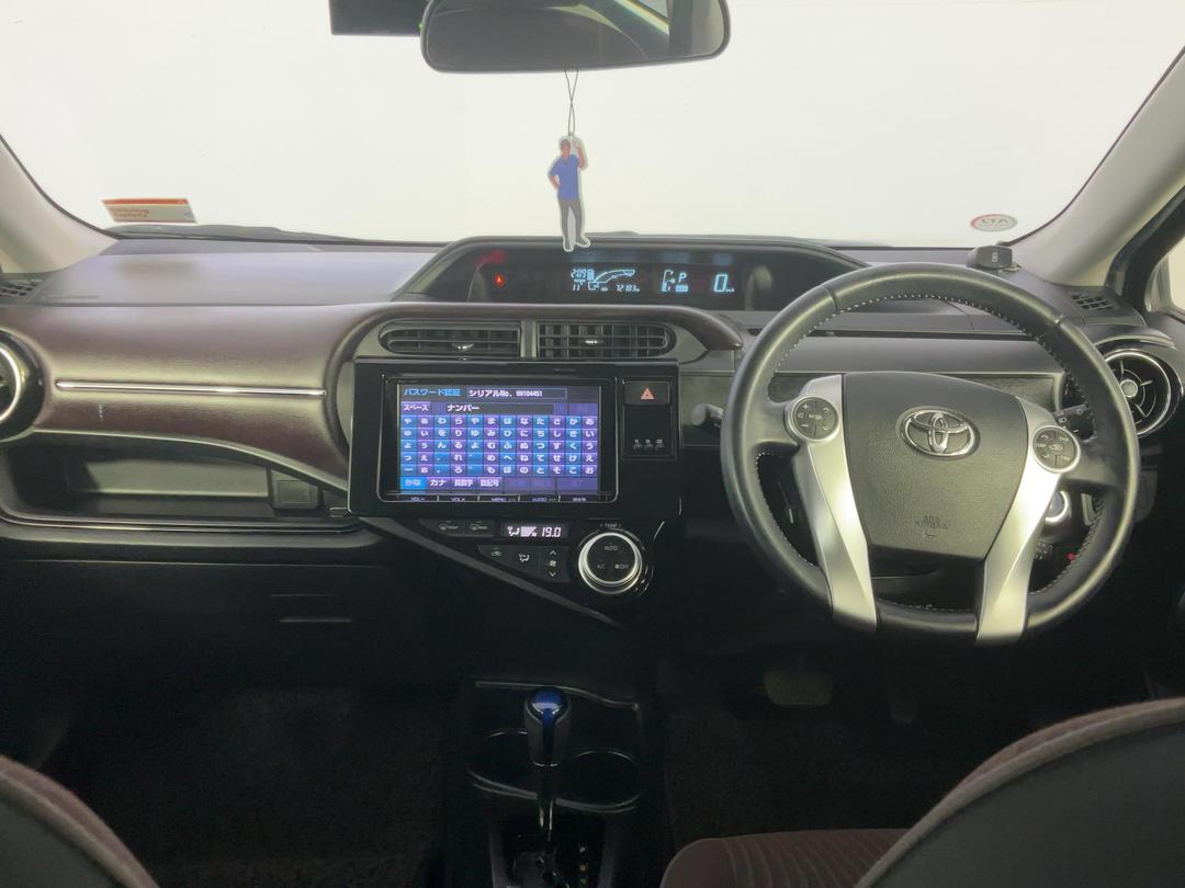 Photo '17' of Toyota Aqua
