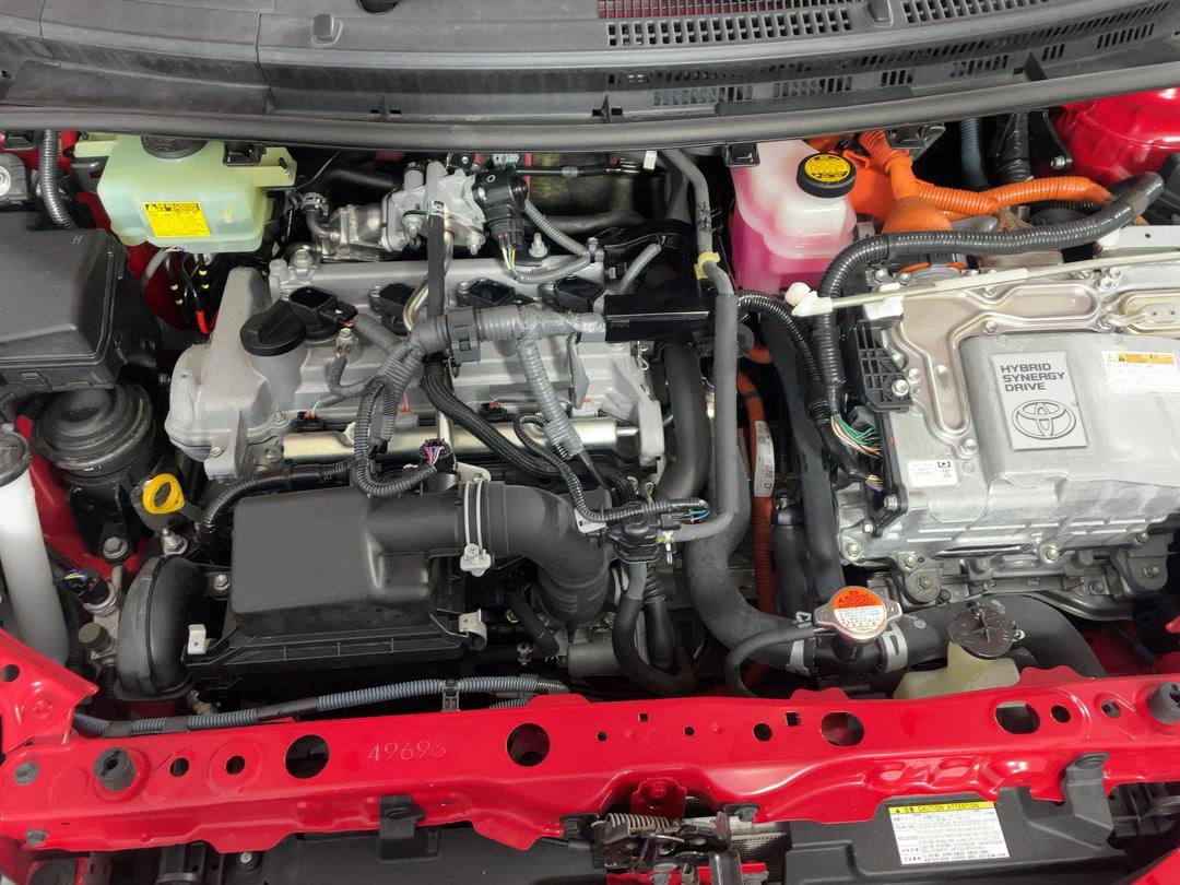 Photo '13' of Toyota Aqua