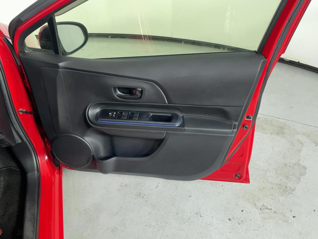 Photo '15' of Toyota Aqua