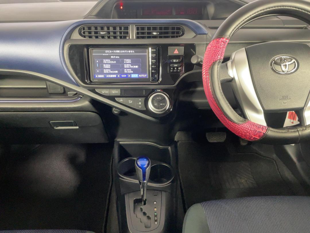 Photo '18' of Toyota Aqua