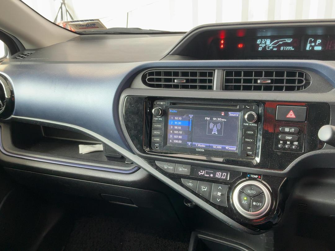 Photo '15' of Toyota Aqua Photo '15' of Toyota Aqua