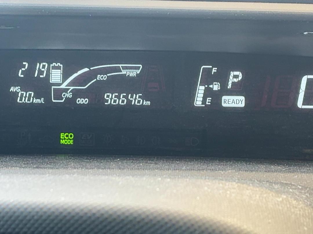 Photo '18' of Toyota Aqua Photo '18' of Toyota Aqua
