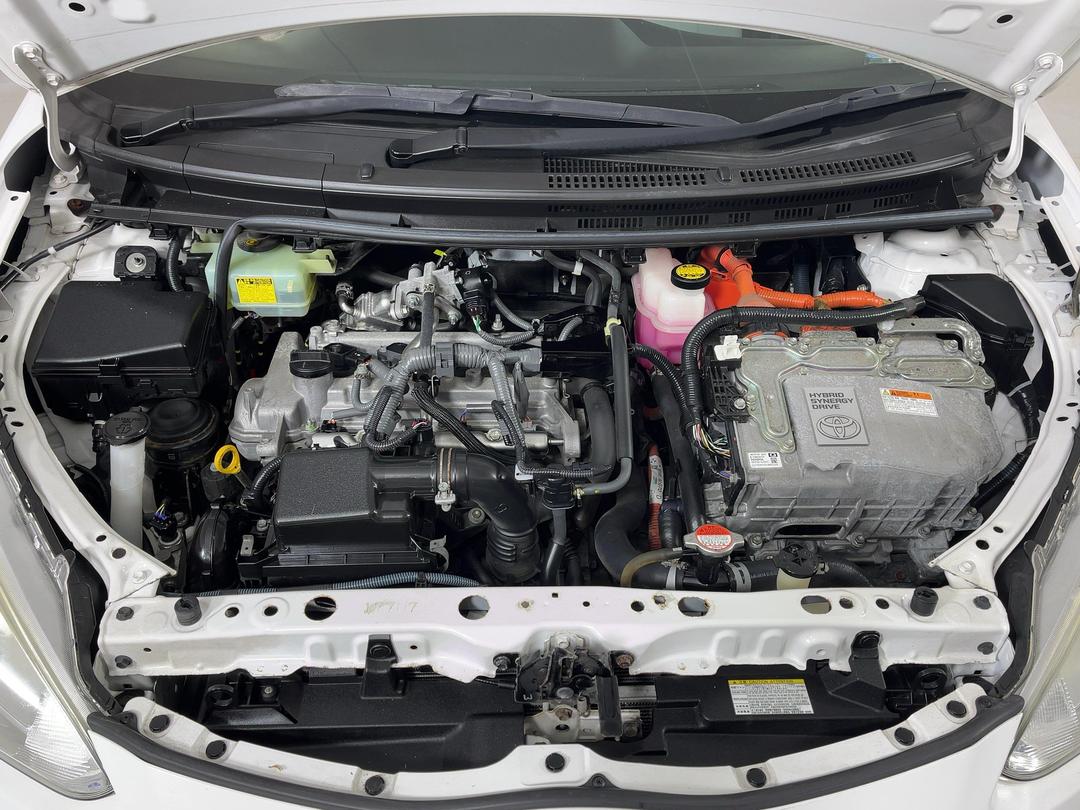 Photo '13' of Toyota Aqua