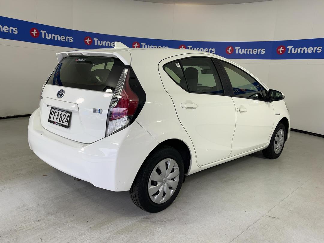 Photo '7' of Toyota Aqua