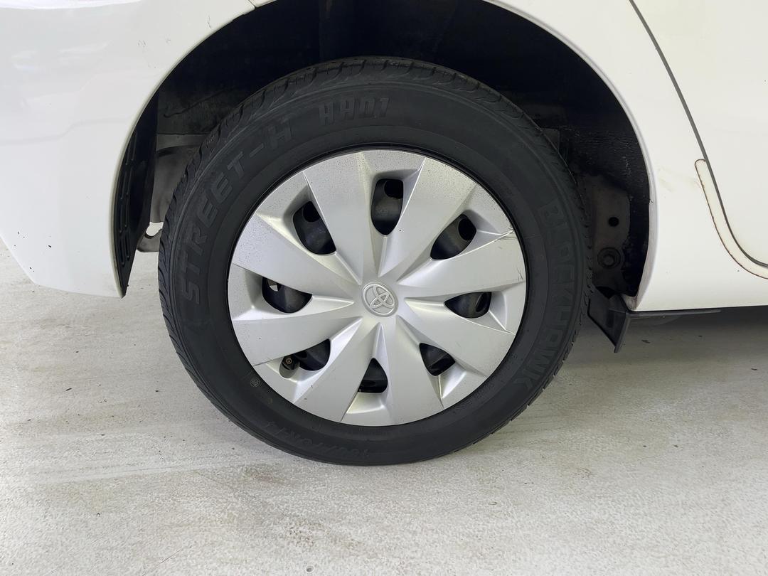 Photo '12' of Toyota Aqua