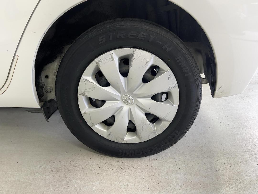 Photo '11' of Toyota Aqua
