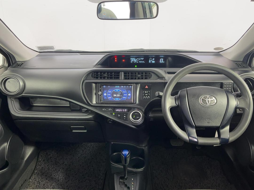 Photo '17' of Toyota Aqua