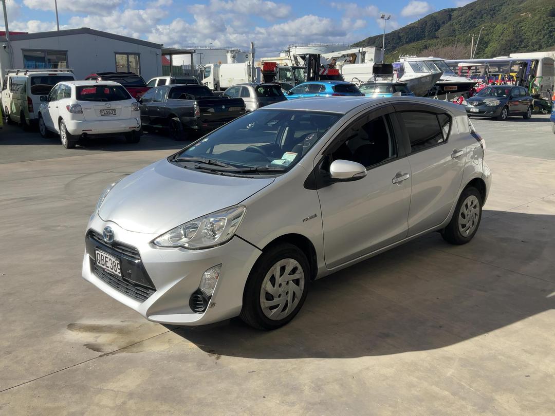 Photo '3' of Toyota Aqua
