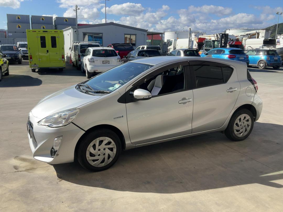 Photo '4' of Toyota Aqua