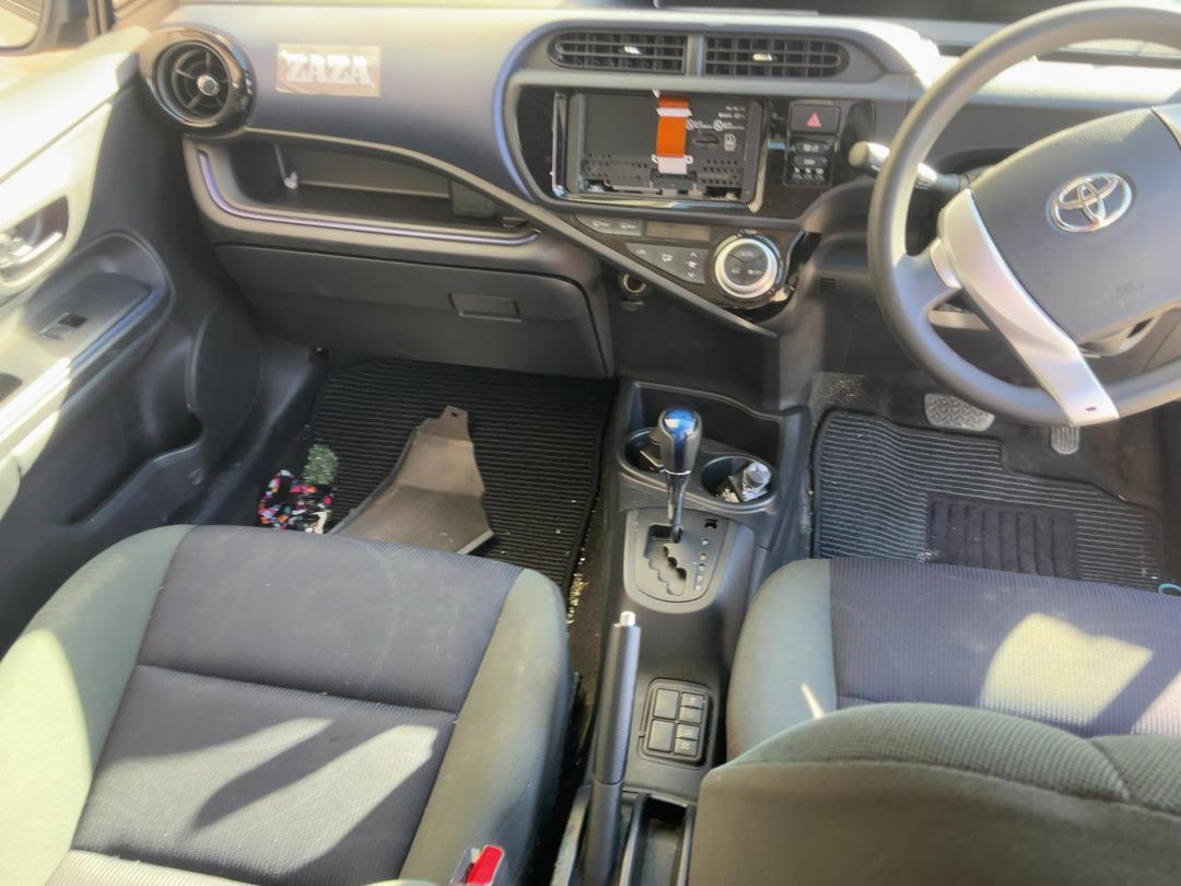 Photo '15' of Toyota Aqua