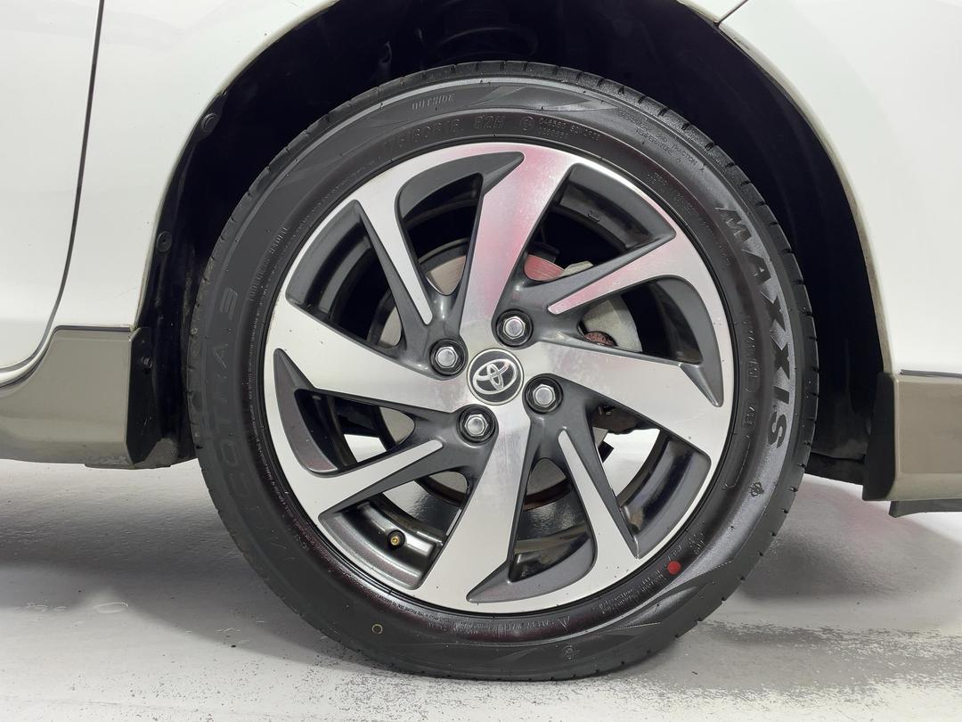 Photo '9' of Toyota Aqua
