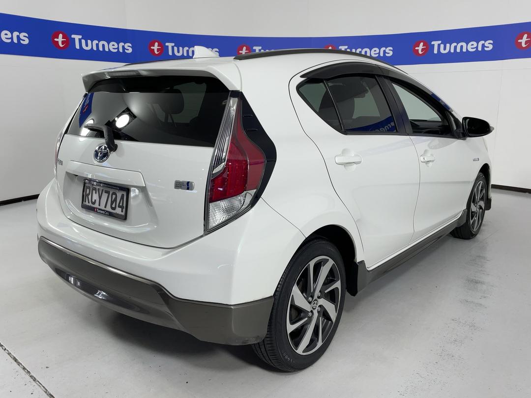 Photo '7' of Toyota Aqua