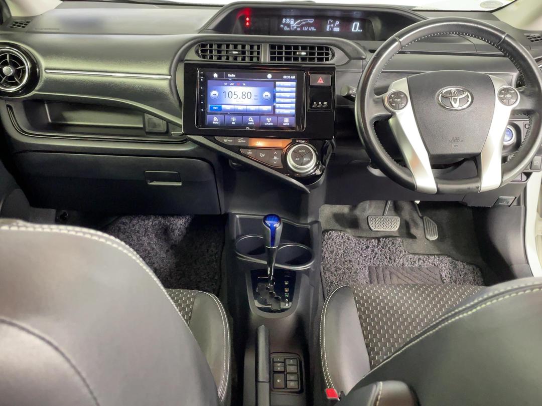 Photo '17' of Toyota Aqua