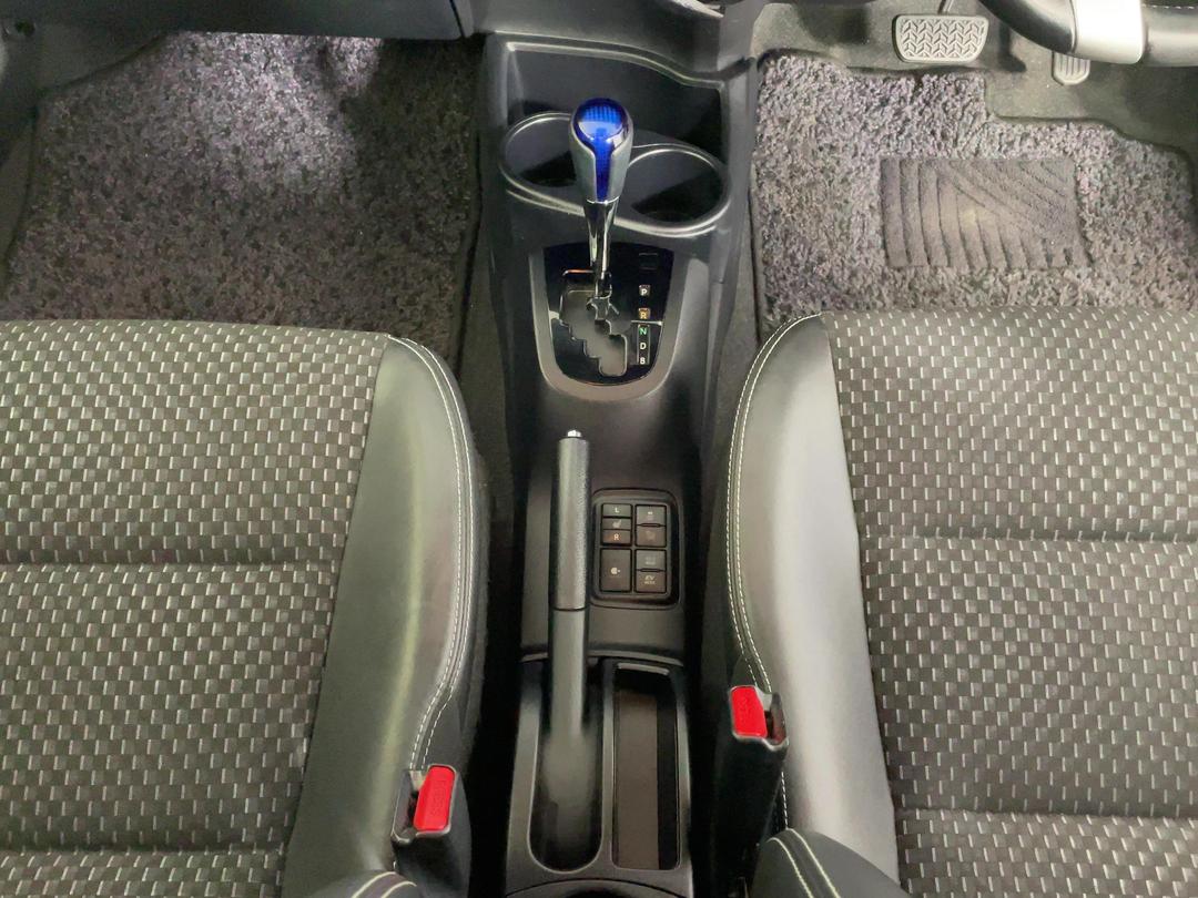 Photo '18' of Toyota Aqua