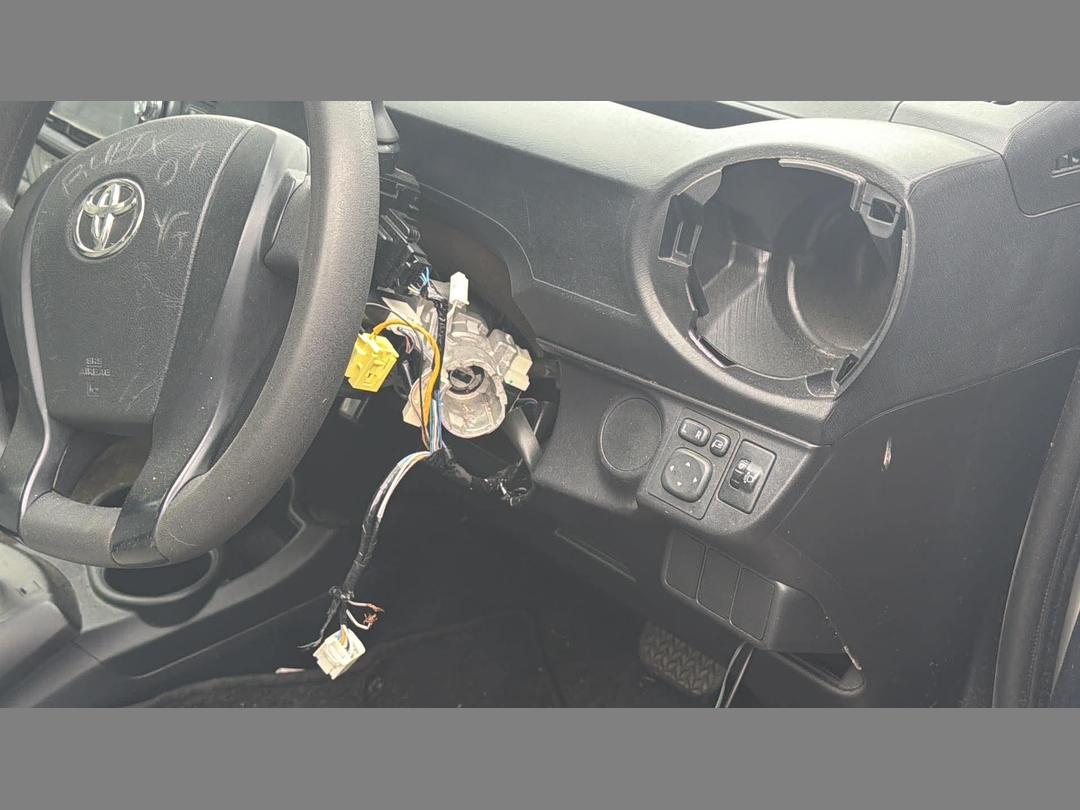 Photo '8' of Toyota Aqua