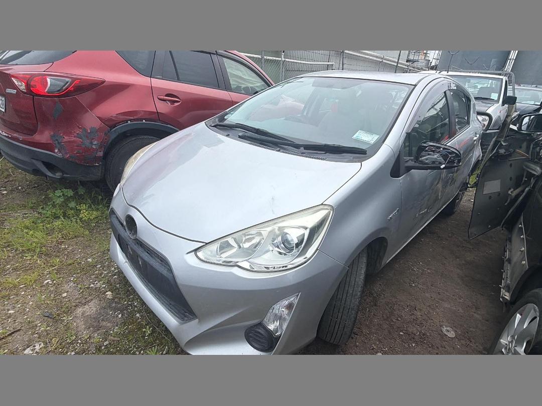 Photo '2' of Toyota Aqua