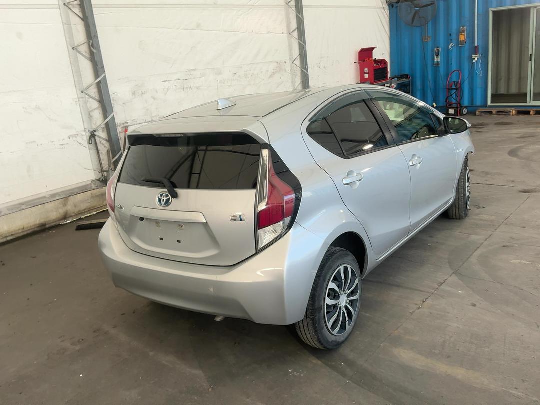 Photo '7' of Toyota Aqua