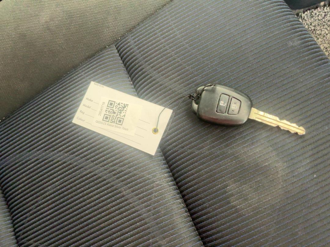 Photo '11' of Toyota Aqua