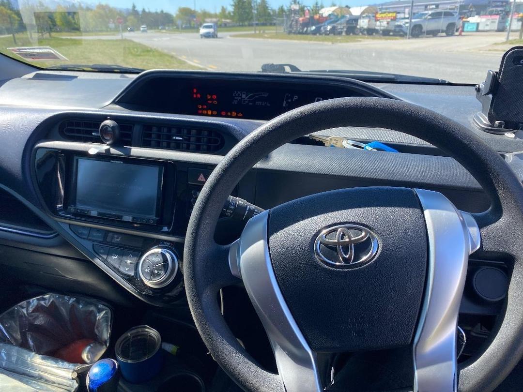 Photo '3' of Toyota Aqua