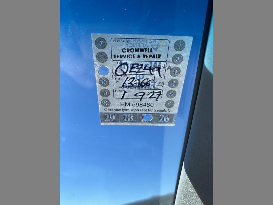 Photo '6' of Toyota Aqua