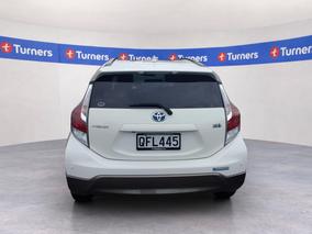 Photo '6' of Toyota Aqua