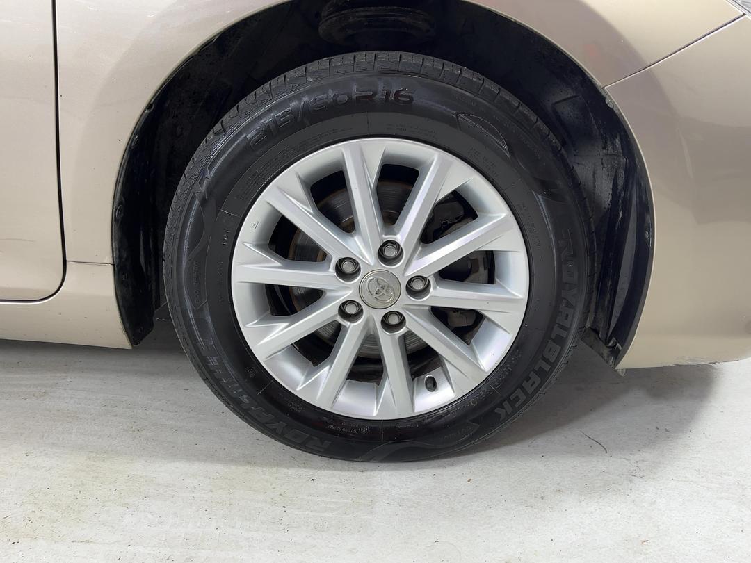 Photo '9' of Toyota Camry