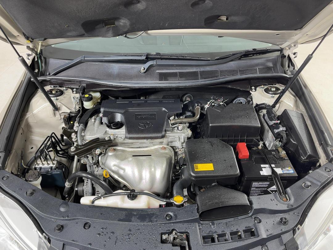 Photo '13' of Toyota Camry