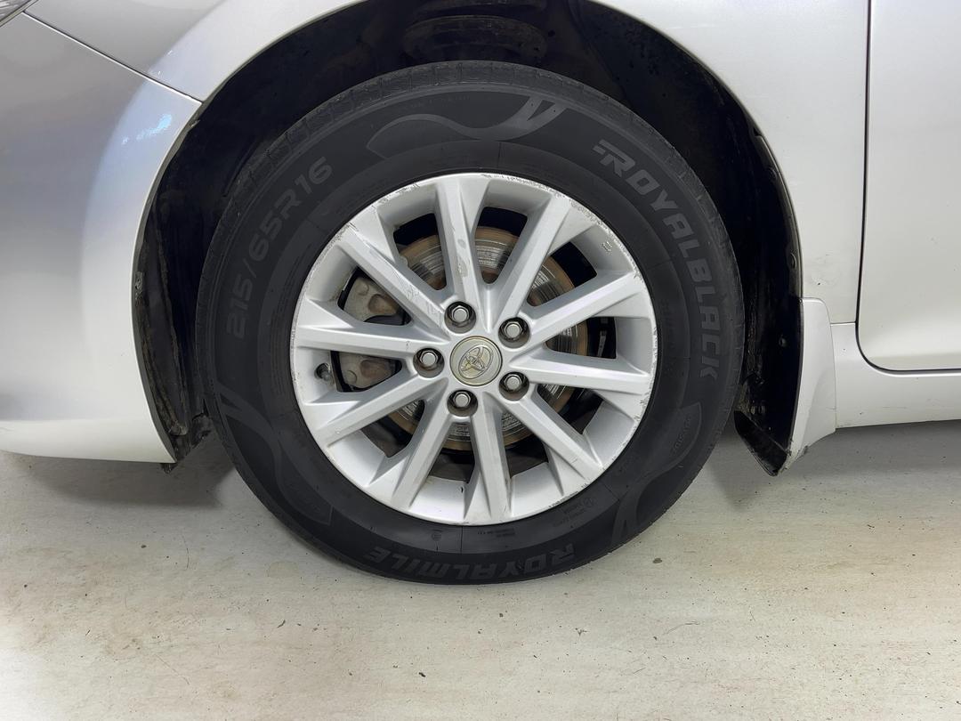 Photo '8' of Toyota Camry GL Photo '8' of Toyota Camry GL