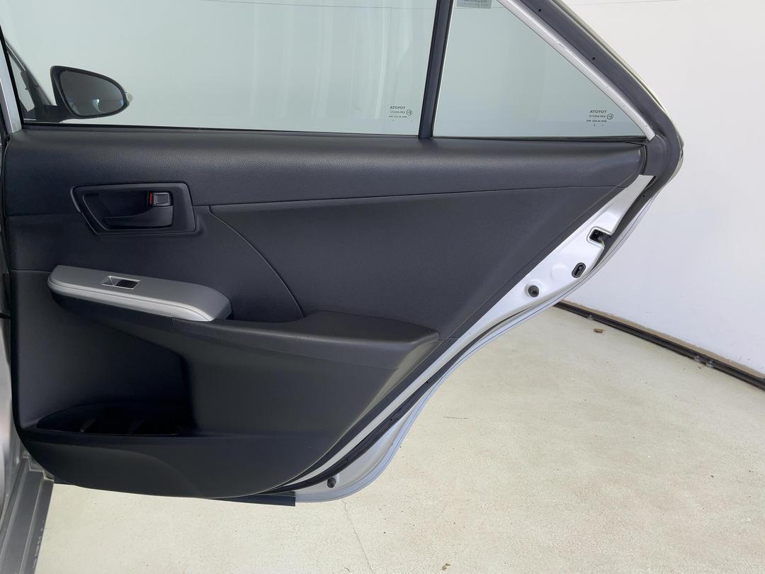 Photo '17' of Toyota Camry GL Photo '17' of Toyota Camry GL