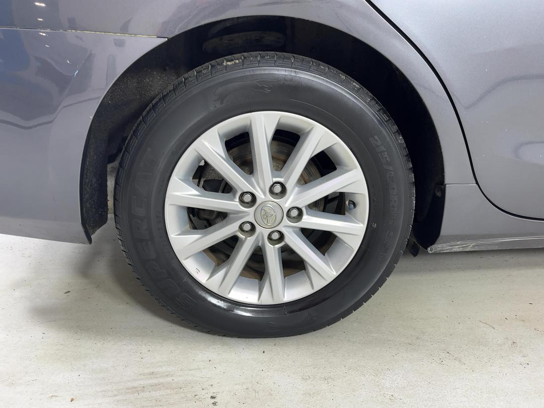 Photo '10' of Toyota Camry GL Photo '10' of Toyota Camry GL