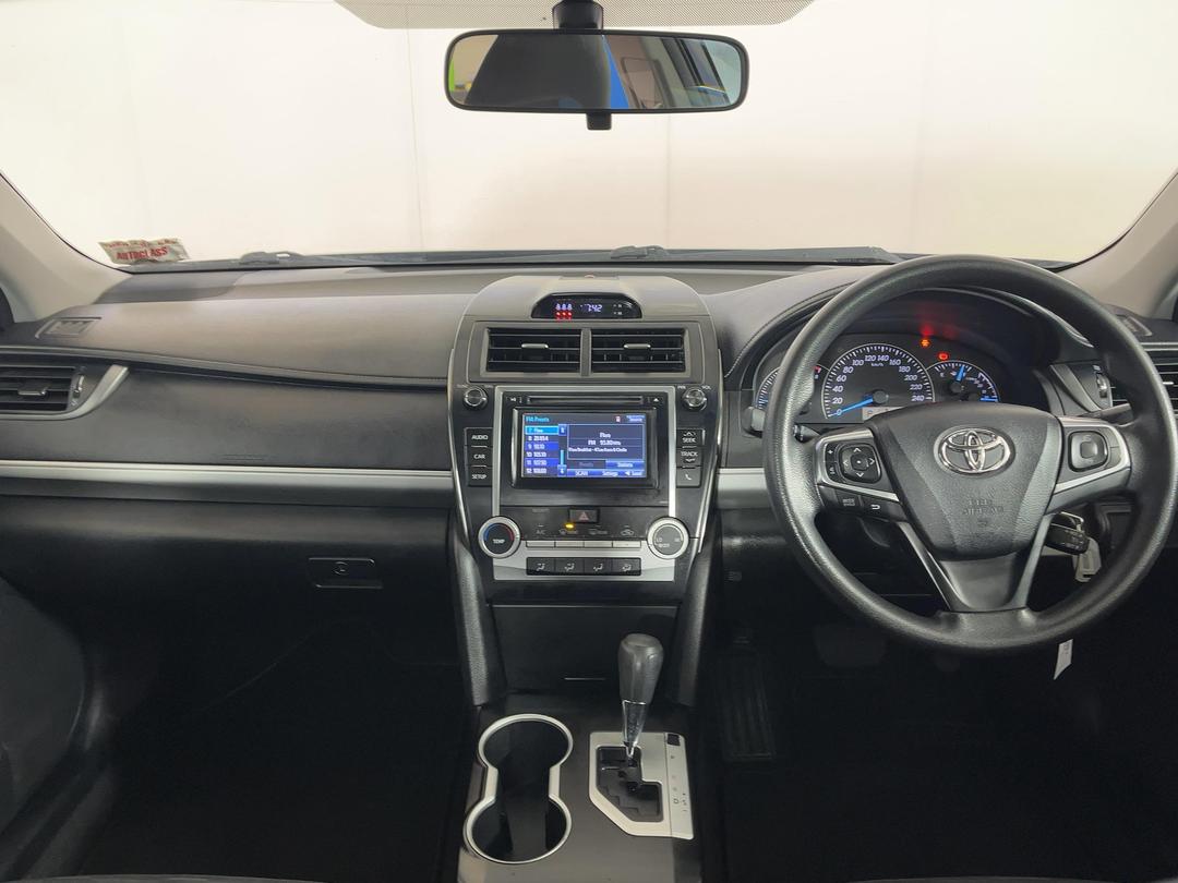 Photo '15' of Toyota Camry GL Photo '15' of Toyota Camry GL