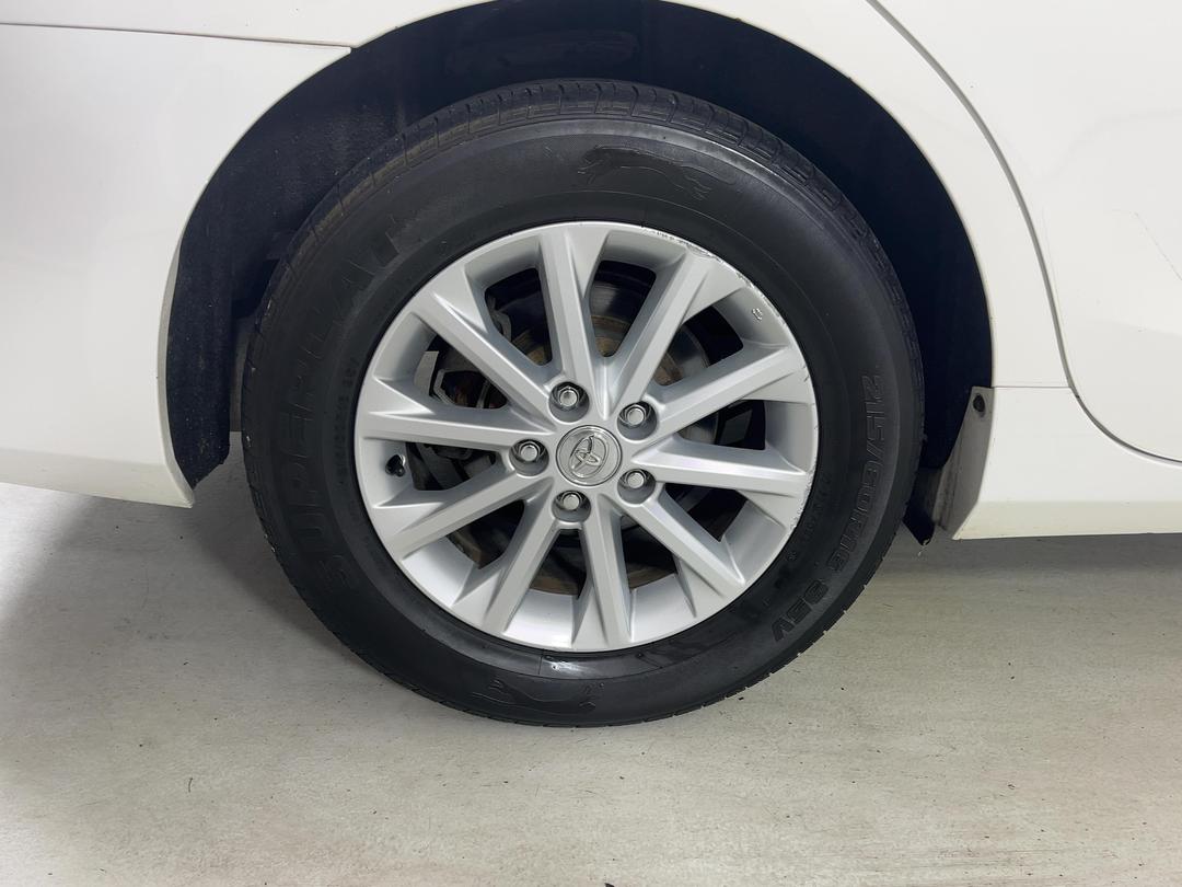 Photo '12' of Toyota Camry
