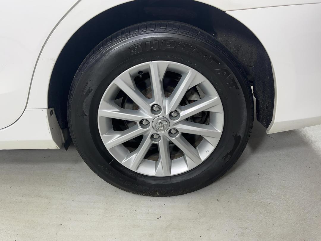 Photo '11' of Toyota Camry
