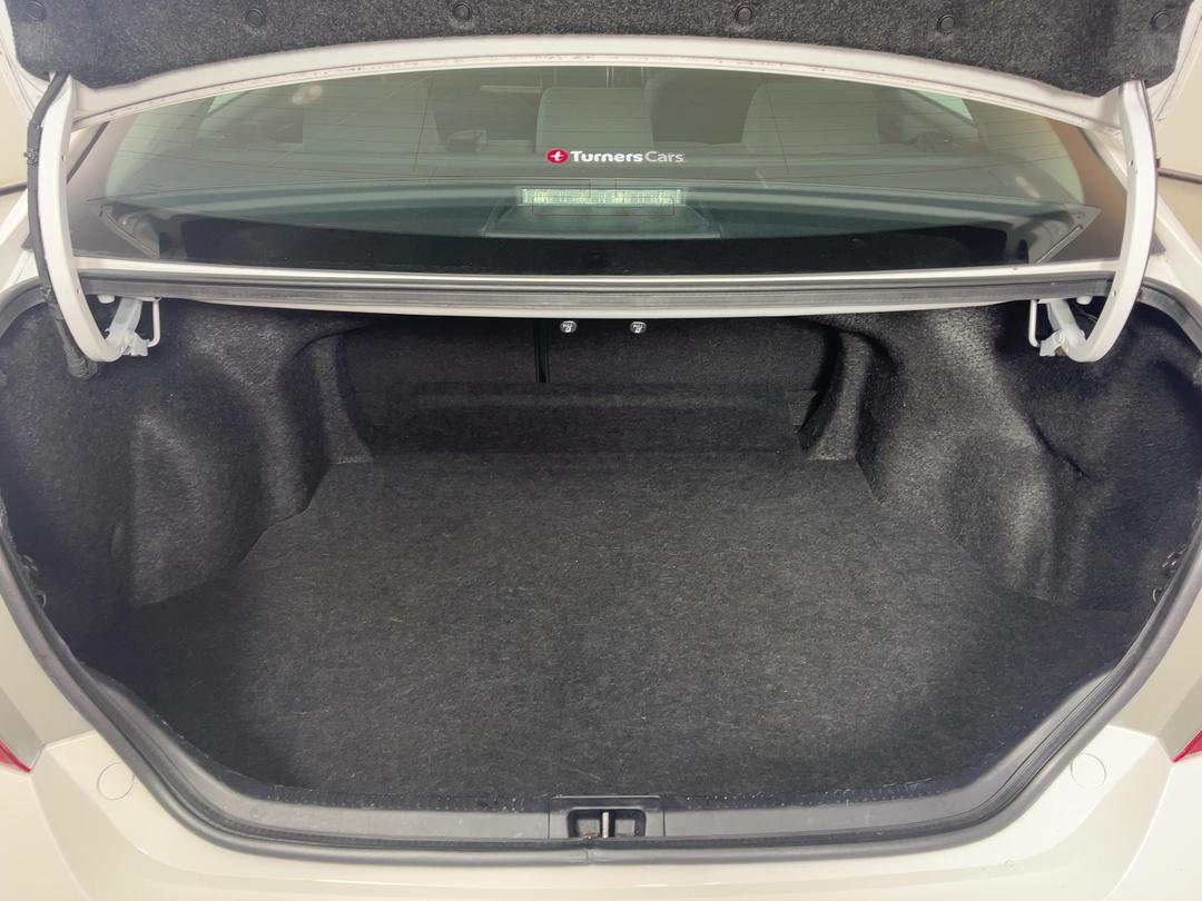 Photo '14' of Toyota Camry