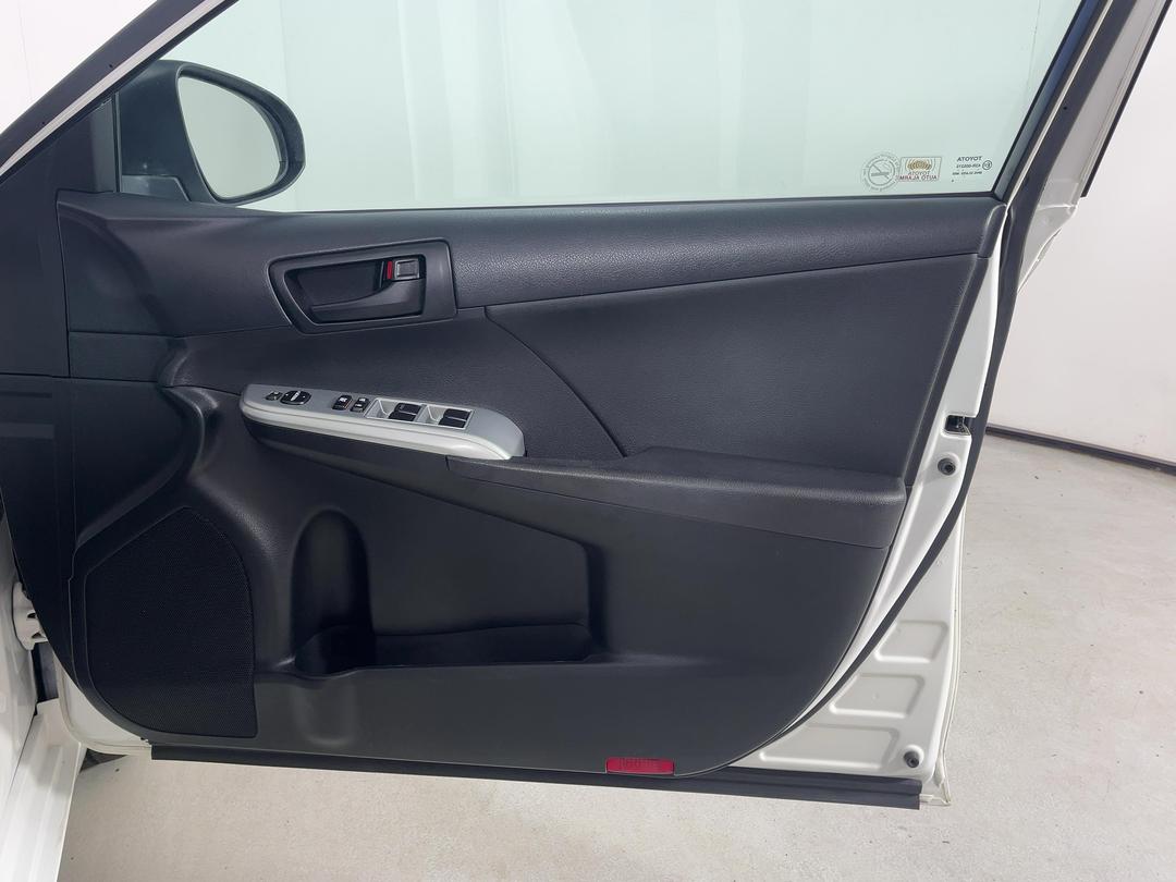 Photo '15' of Toyota Camry