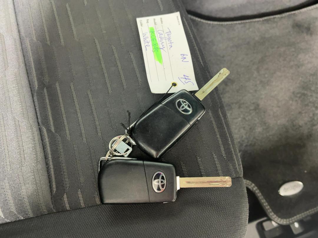 Photo '22' of Toyota Camry